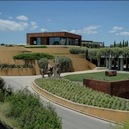 Tina De Vila, En La Capital Del Vino Vilafranca del Penedès Exterior foto